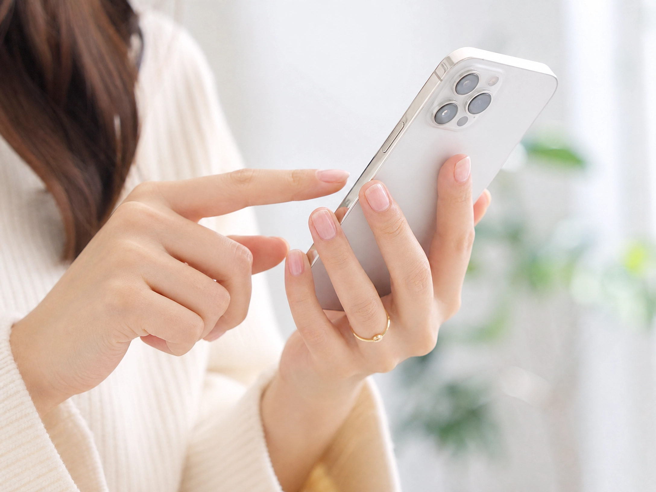 スマホで確認する様子